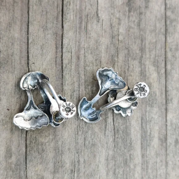 Sweet antique sterling flower earrings - Picture 3 of 4